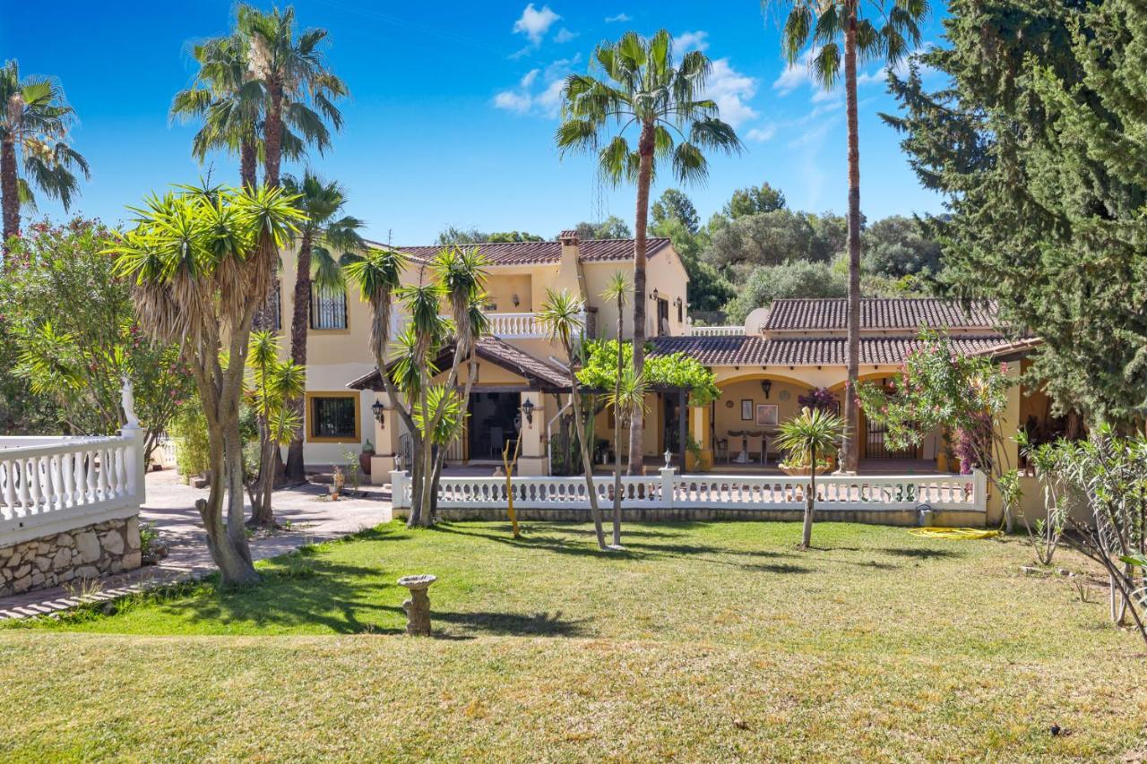 Hacienda De La Siesta Villa Coin Exterior photo